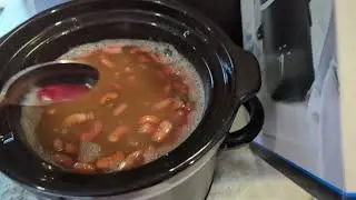 SMALL CROCK POT FOR RV / CAMPING....$10