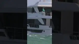 Star Ship Cruiser in Miami Beach! Horizon Yacht.