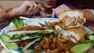 Eating GHOUSIA K ZINGER BURGER🍔+SANDWICH | PAKISTANI MUKBANG #pleasesubscribe #please 