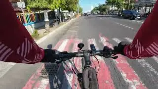 Polygon Heist X2 - Bersepeda Melewati Tugu Yogyakarta