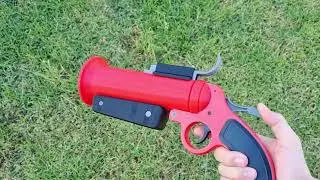 TF2 Flare Gun Prop (3D Printed) with break action and loading