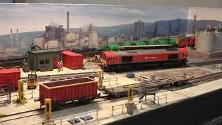 Макет и диорама железной дороги &laquo;Crate Lane and TTeam Red&raquo; TT:120 Gauge и 3 мм