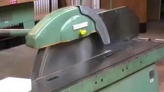 How to use a circular rip saw for making furniture