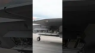 F-22 Raptor missile bay retraction #shorts #short