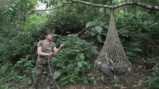 Wilderness Survival Alone | How to Build an Effective Trap to Catch Guinea Fowl