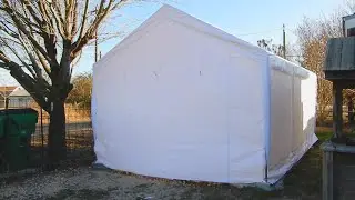 Мы построили PEAKTOP OUTDOOR 12 x 20 футов модернизированный навес/гараж для автомобиля повышенной прочности со съемными боковыми стенками.