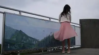女装 de 梅雨のお出かけ ー ピンク色プリーツスカート 捲れ上がる