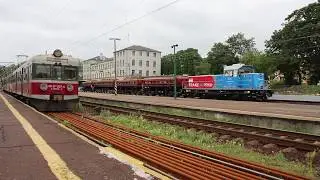 Turbostonka 6Dg-168 z kr&oacute;tkim składem Fas na stacji Rybnik