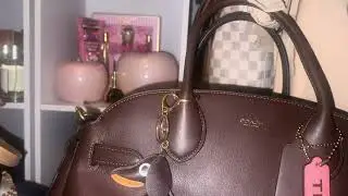 Pack my bag w/ me! #coach #empire40