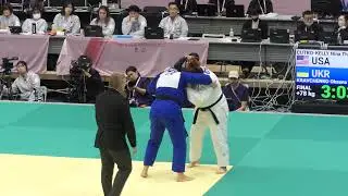 2025年11月17日。柔道女子78キロ超級決勝。デフリンピック東京2025。金メダル：ニナ＝テレーズ・クトロ＝ケリー(アメリカ)、銀メダル：オクサーナ・クラヴチェンコ(ウクライナ)