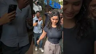 sara tendulkar tight tshirt