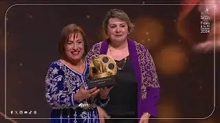 تكريم الفنانة القديرة فضيلة حشماوي في حفل اختتام مهرجان وهران الدولي للفيلم العربي 2024