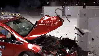 2014 Chevrolet Volt Водительская сторона IIHS Краш тест