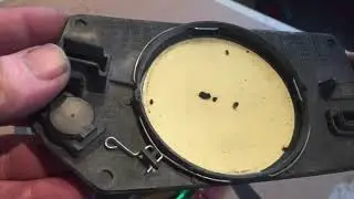 Replacing the power rear view mirror and fixing its actuator motors W126 Benz