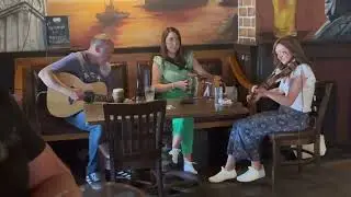 McHugh's Belfast Traditional Irish Pub Music
