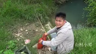 2个月没到岩洞钓鱼，里面的鱼太疯狂了，一条接一条上钩，太爽了