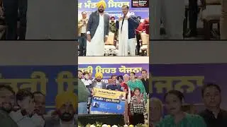 Arvind Kejriwal￼ : 10 lakh ka sab ko free ilaj denge #aamaadmiparty #politics #breakingnews