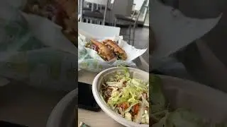 Lunch Date in Subway #lunch #canada #subway #burger #bowl #toronto #healthy #tasty @subwayofficial
