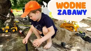 Woda w piaskownicy! 💧 Niko i tata budują rurociąg i myją koparki 🚜