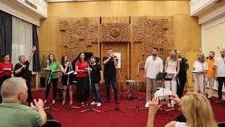 Фамилия Тоника - Чуй ме, Дилмано, кавър на Вокална група 
