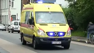 (Mouscron) 2x Ambulance AMU18