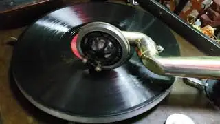 Патефон &laquo;Columbia Viva-tonal Grafonola&raquo; №221, 30-е