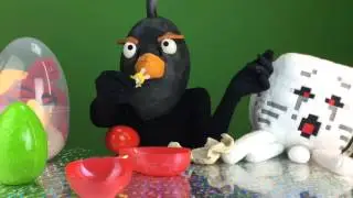 ANGRY BIRDS Bomb Bird Opens Up Surprise Eggs!!