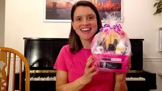Как сделать подарочную корзину Avon