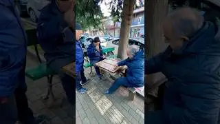 Playing Backgammon 🀄️in Georgia 🇬🇪 #shorts #gaming #street