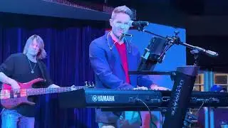 Cryin&rsquo; Out Loud w/s/g Ian Holmes doing Billy Joel Piano man