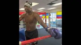 Stunna Girl Shows Support For Blueface While He Trains For His Upcoming Boxing Match 1/12/26
