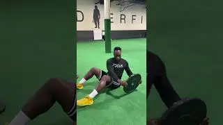 Plate Sit Up to Twist #fitness