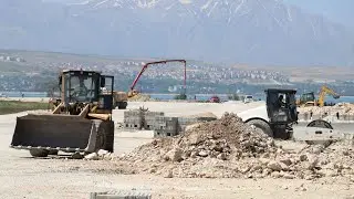 Van Gölü kıyısında 16 kilometrelik sahil bandı yolu yapılıyor