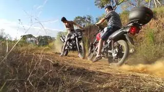YBR 125 SS VS AKT XM 200