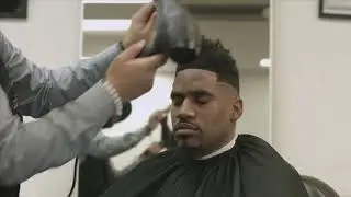 Kenny Duncan uses Keratin Hair Fibers to enhance the look of a haircut
