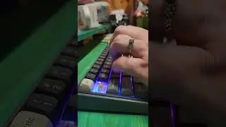 Royal Kludge R65 with Gazzew U4Txes