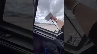 Boeing 737 cockpit window || aviation boy