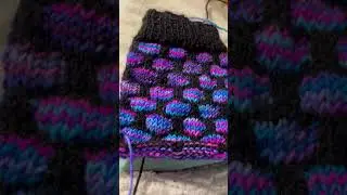 I really like this #pattern #knitting #knittingsocks #colourwork #socks #sockknitting