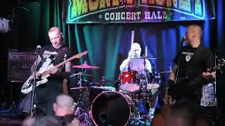 The Meantraitors- Клуб 