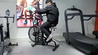 Commercial Air Bike / Fan Bike &ndash; Full Body Cardio & HIIT Training