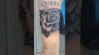 Rose Tattoo #tattoo #tattooreveal #rosetattoos #fennomenaltattoos #blackandgraytattoos