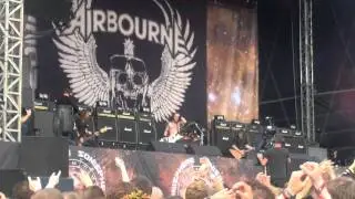AIRBOURNE - Running wild, live at Sonisphere UK 2011.