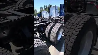 2019 Volvo VNR 640 D13 double bunk, medium roof sleeper ￼530k miles
