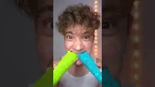 Сине-зелёная кислая жвачка, ест #челлендж #еда #мукбанг