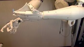 InMoov Robot repairs itself