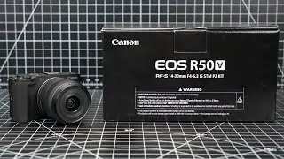 Unboxing Canon R50v