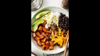 This High-Protein Beef Bowl Keeps Me Full for Hours (Hot Honey Finish)