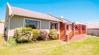 3 bedroom home for sale in Beacon Bay, East London