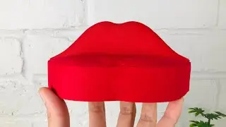 A Groovy 70's-inspired Miniature Lips Sofa