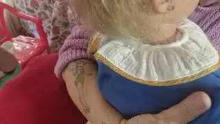 Cambio de ropa navideña a ropa normal a mi bebé reborn NARA